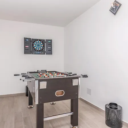 Pet Friendly In Malinska With Wifi