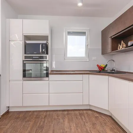 Σπίτι διακοπών Pet Friendly In Malinska With Wifi