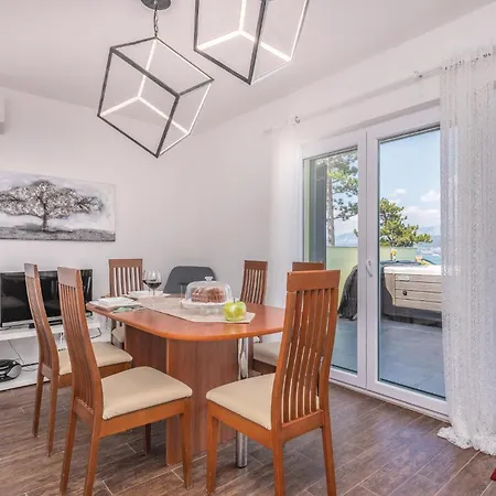 Σπίτι διακοπών Pet Friendly In Malinska With Wifi *