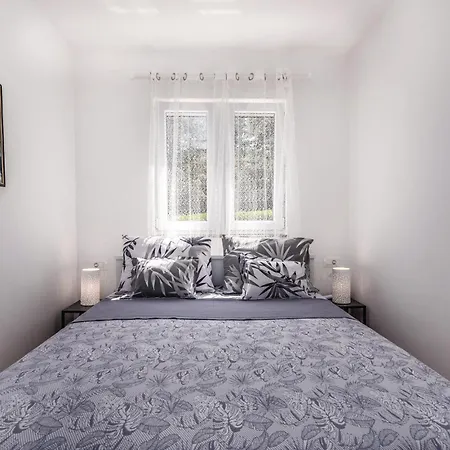 Pet Friendly In Malinska With Wifi *