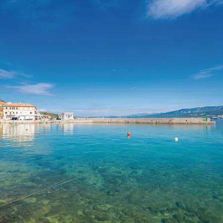 Pet Friendly In Malinska With Wifi سيلو