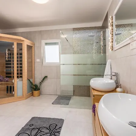 بيت للعطل Pet Friendly In Malinska With Wifi سيلو