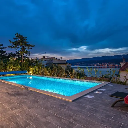 Pet Friendly In Malinska With Wifi بيت للعطل